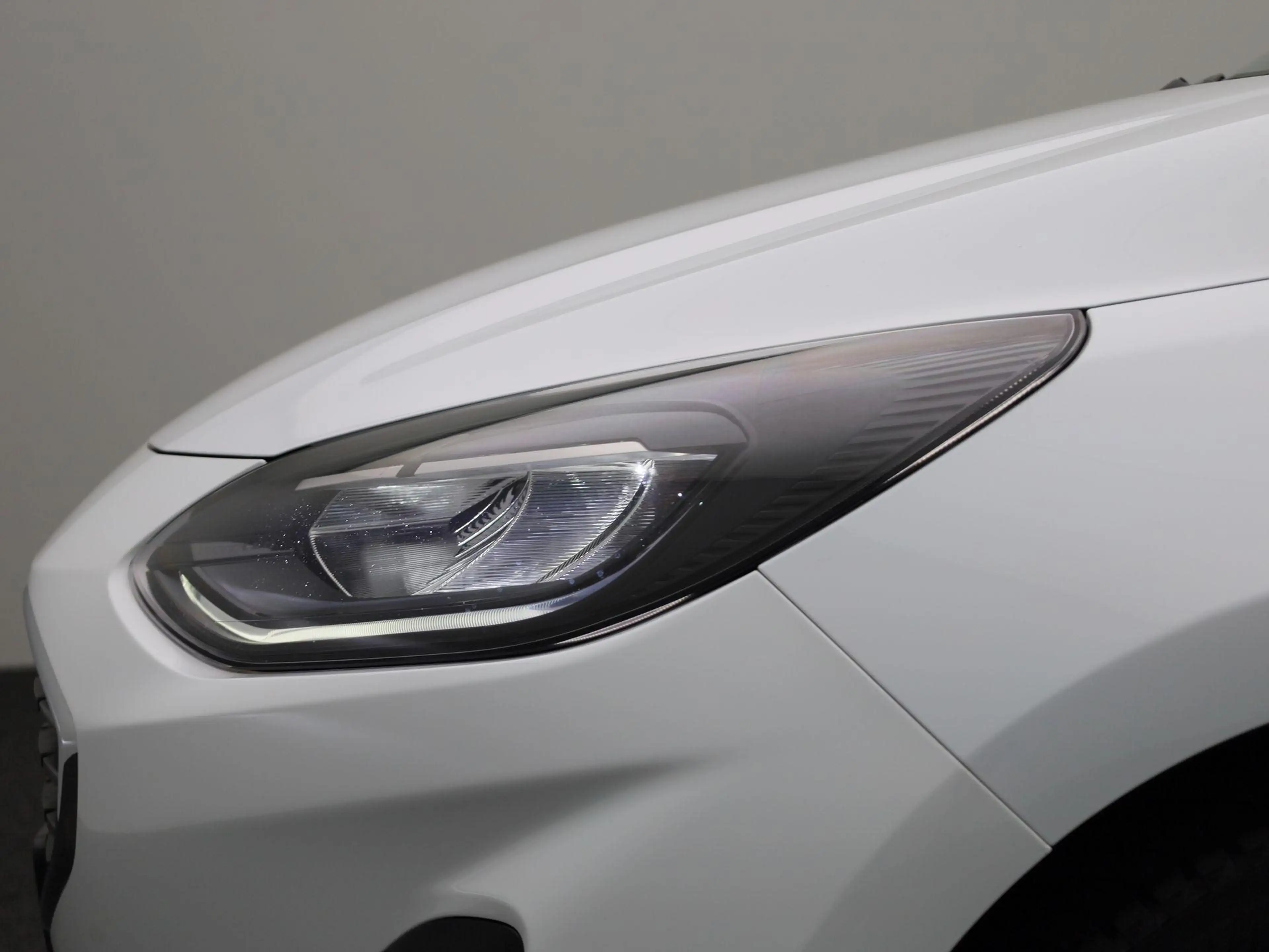 Ford Fiesta 1.0 EcoBoost Hybrid Titanium — photo 15
