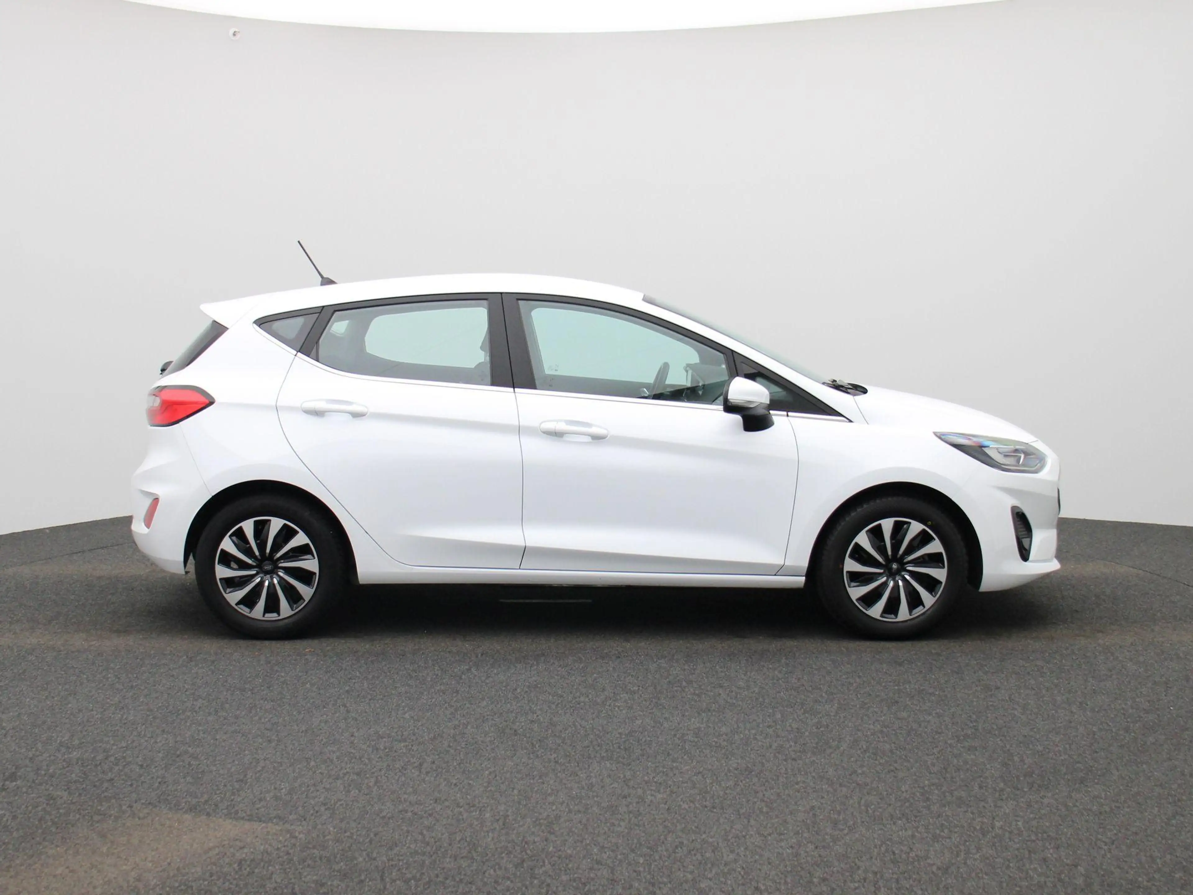 Ford Fiesta 1.0 EcoBoost Hybrid Titanium — photo 6
