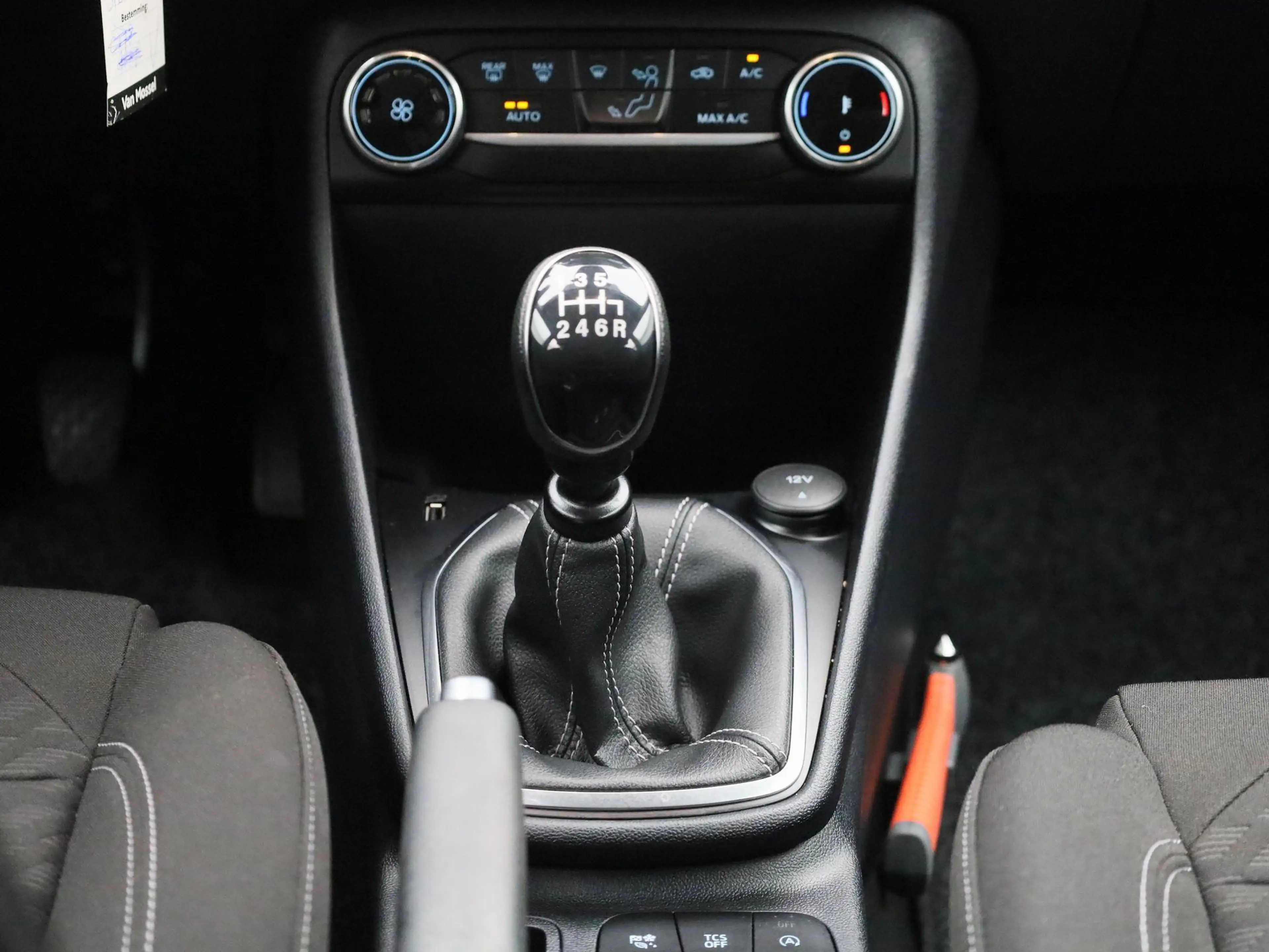 Ford Fiesta 1.0 EcoBoost Hybrid Titanium — photo 10