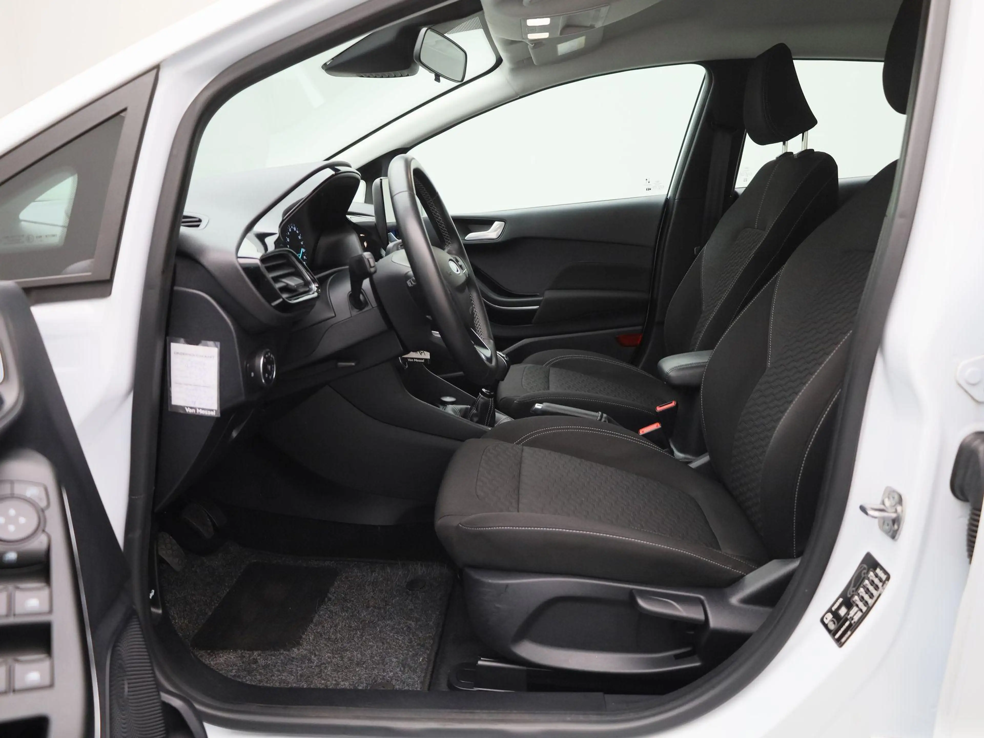 Ford Fiesta 1.0 EcoBoost Hybrid Titanium — photo 11