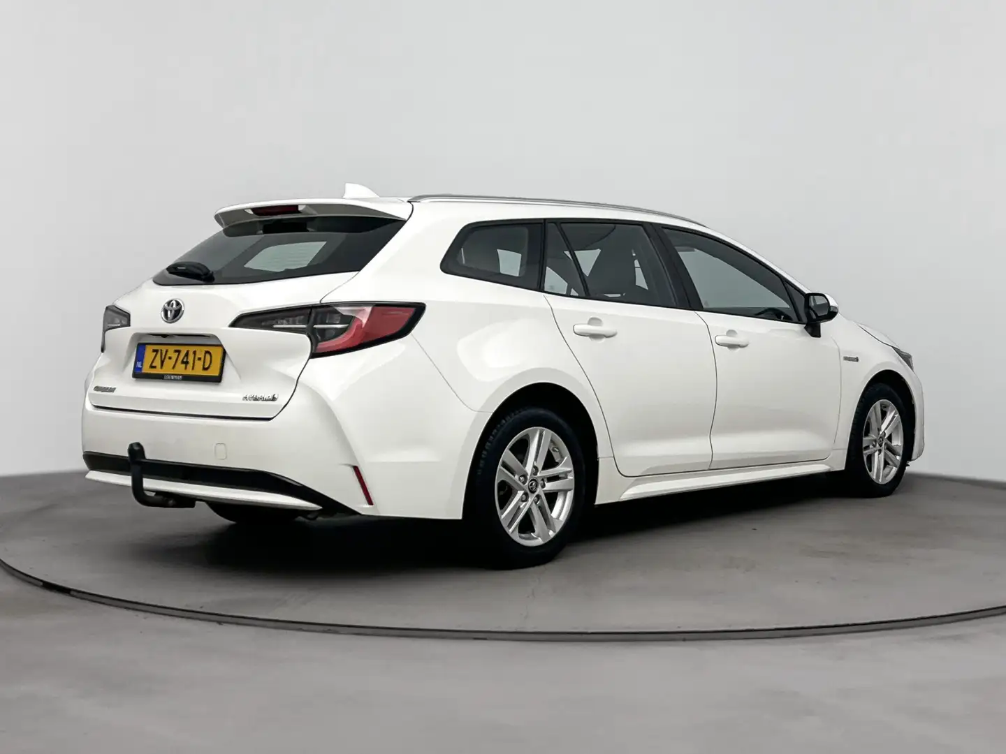 Toyota Corolla Touring Sports 1.8 Hybrid Active | Trekhaak | NL-A Blanc - 2