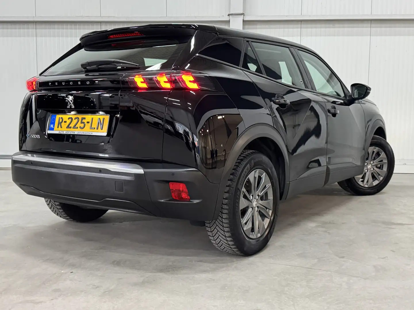 Peugeot e-2008 EV Active Pack 50 kWh APPLE/ANDROID CAMERA NAVI CL Zwart - 2