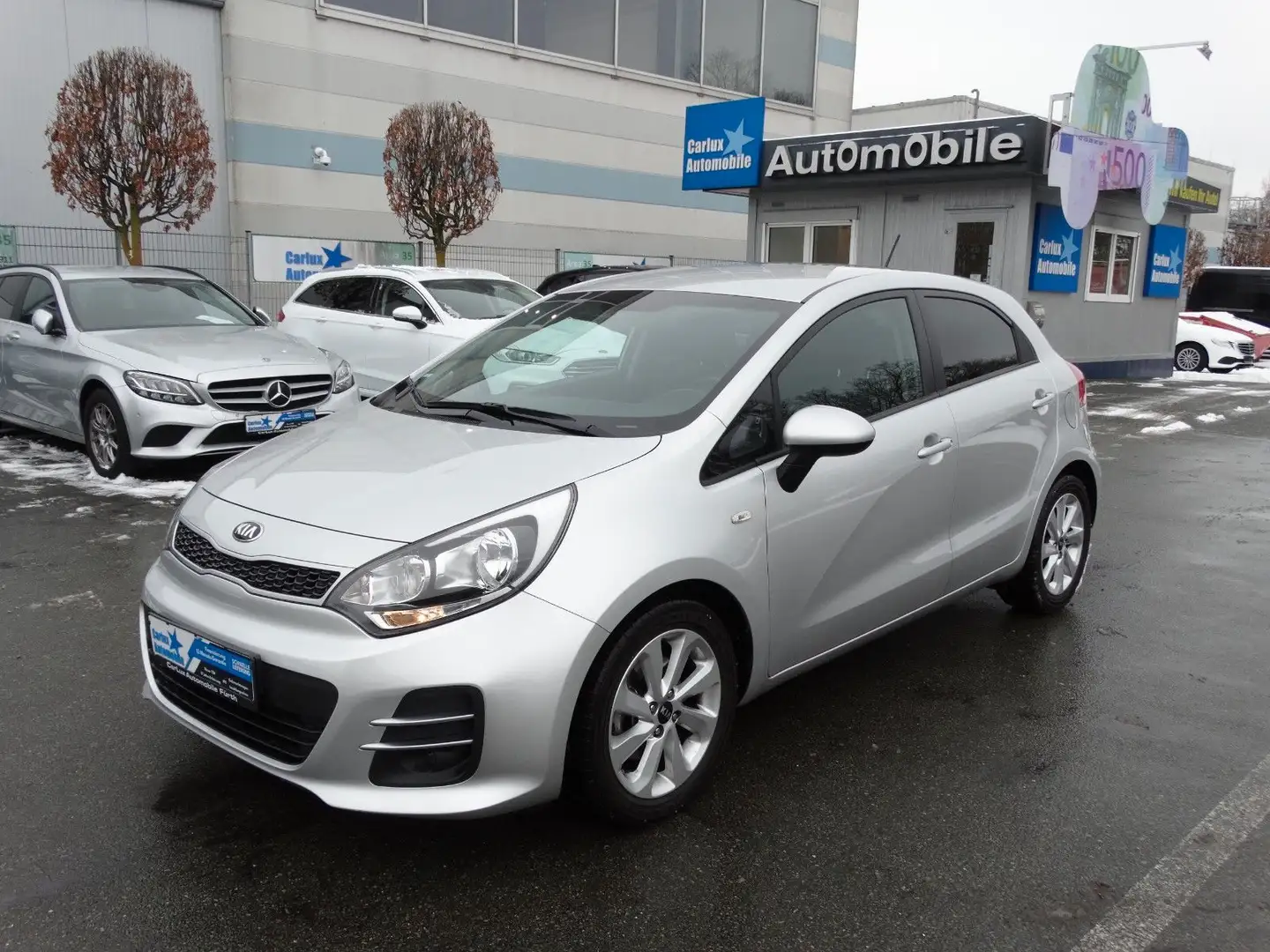 Kia Rio Dream Team 1,4i-110Ps-Aut*PDC*SHZ*Tüv 09/27 Silber - 1
