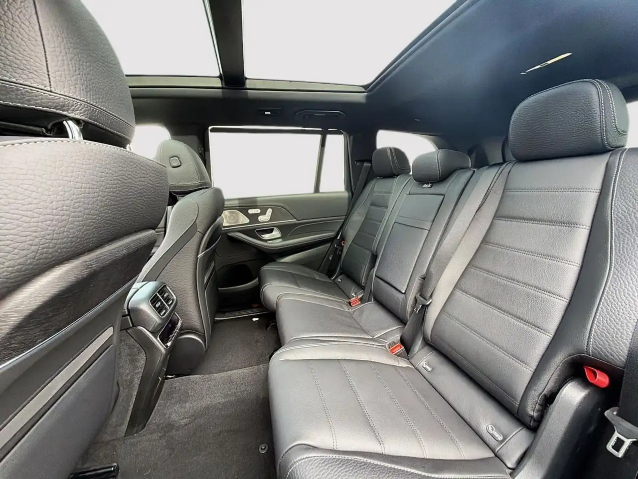 Mercedes-Benz GLS снимка Mercedes-Benz GLS