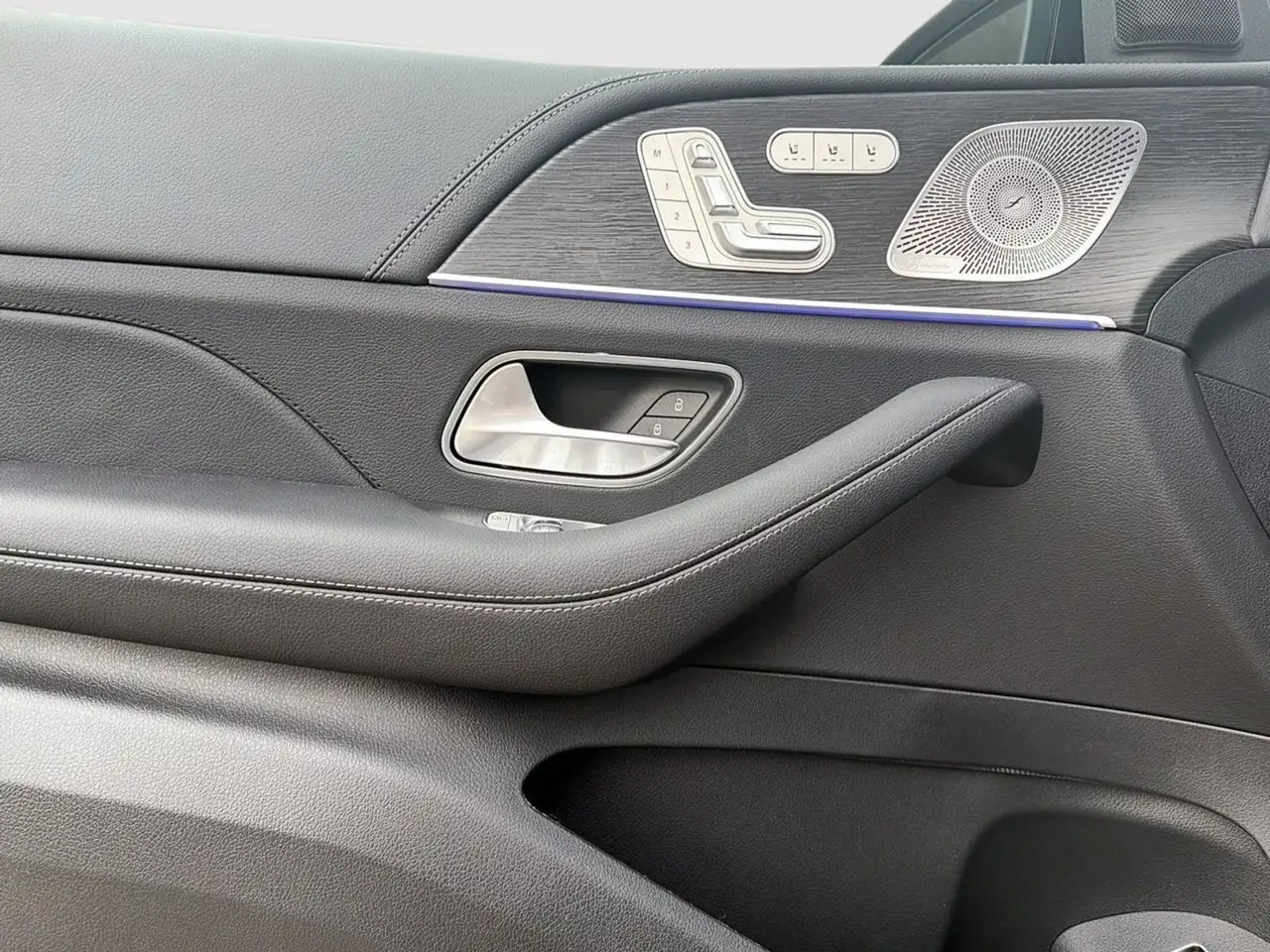 Mercedes-Benz GLS снимка Mercedes-Benz GLS