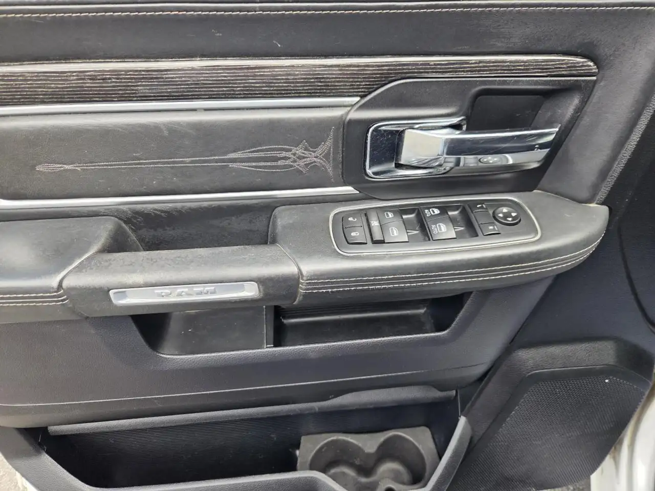 RAM 1500 снимка RAM 1500