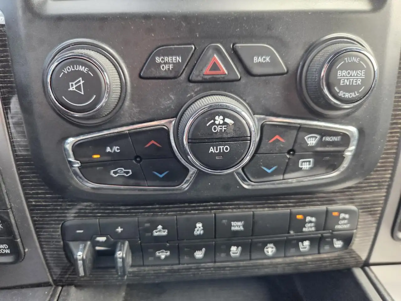 RAM 1500 снимка RAM 1500