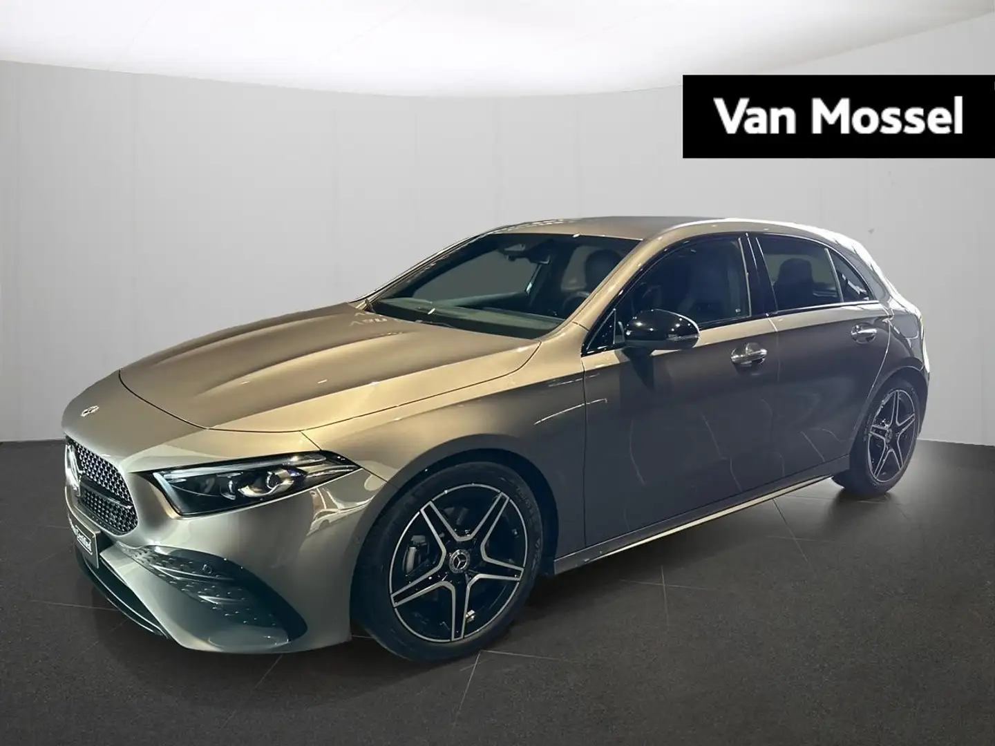 Mercedes-Benz A 200 AMG LINE + CARPLAY + NIGHTPAKKET + SENSOREN + CAME Grijs - 1