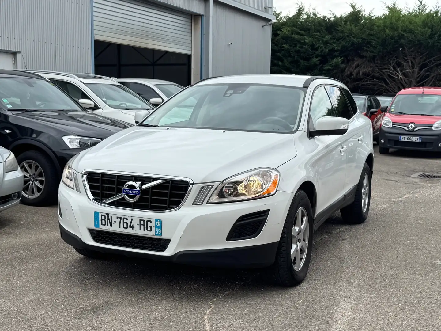 Volvo XC60 XC60 D3 DRIVe Momentum Blanc - 1