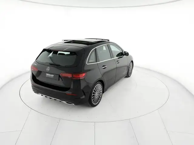 Mercedes-Benz B-Class view 3