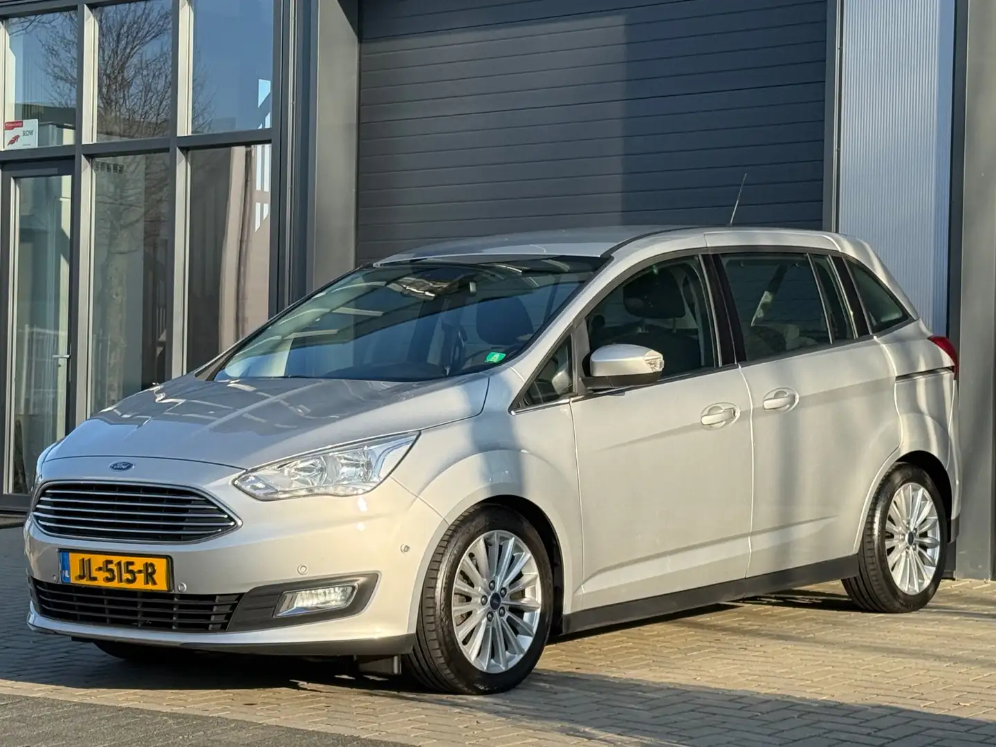 Ford Grand C-Max 1.5 Titanium / Automaat / Stoelverwarming Gris - 2