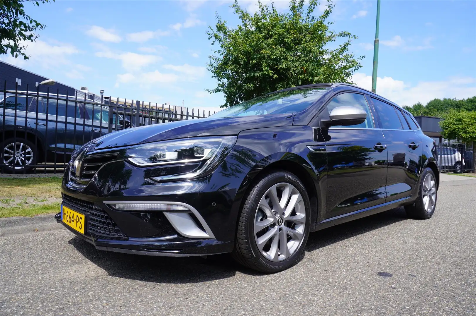 Renault Megane Estate 1.3 TCe 160pk GPF GT-Line Clima Groot scher Zwart - 1