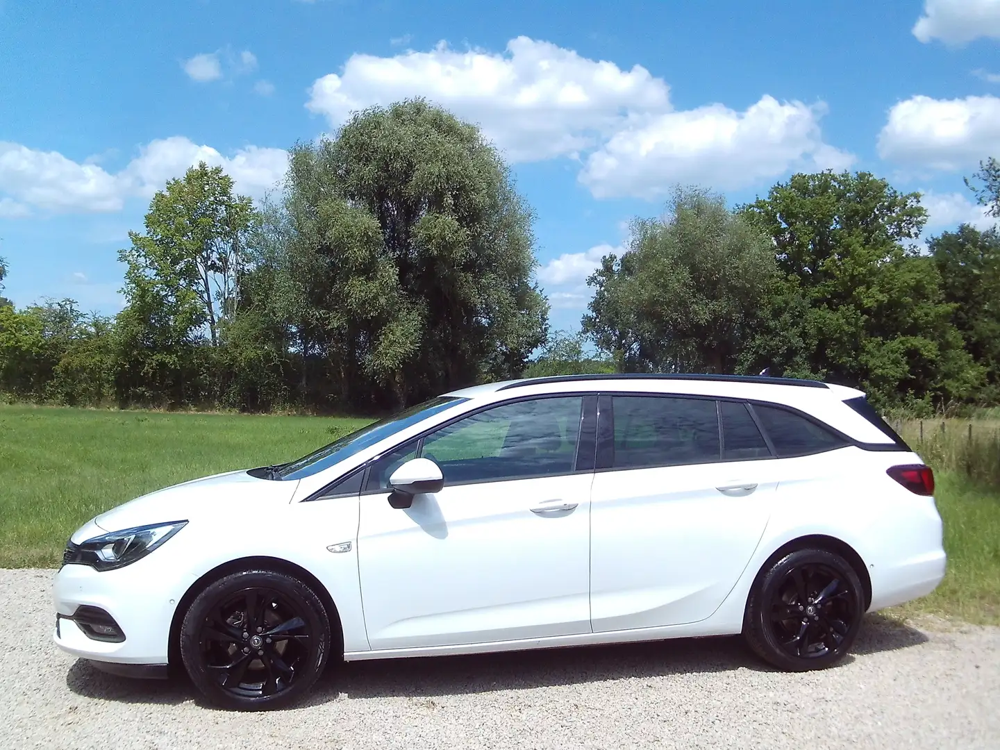 Opel Astra Break Benzine 85dkm Camera Alcantara 17"Alu  nw 21 Blanc - 1