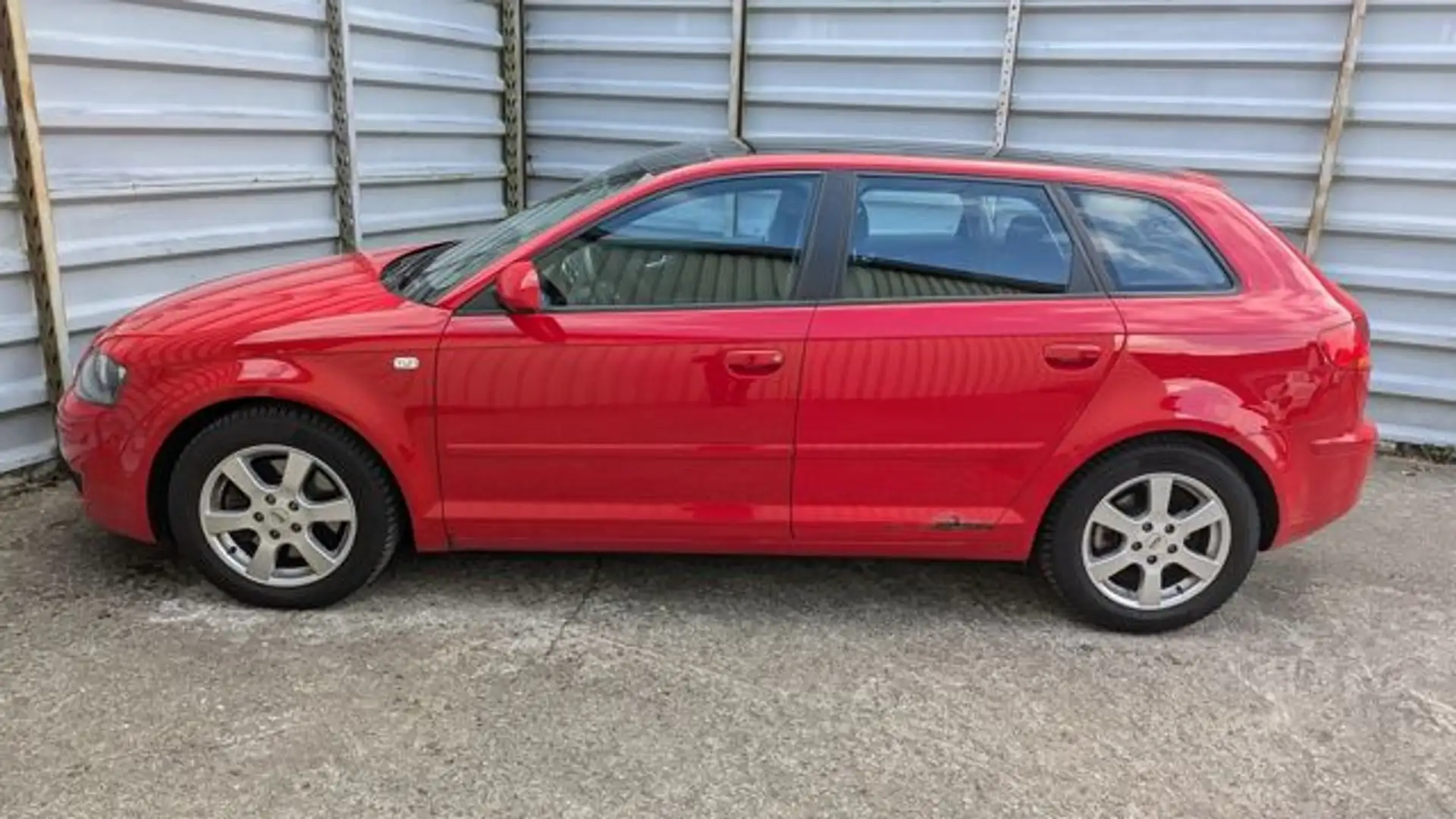 Audi A3 Sportback 2.0 TFSI*Alufelgen* Rot - 2