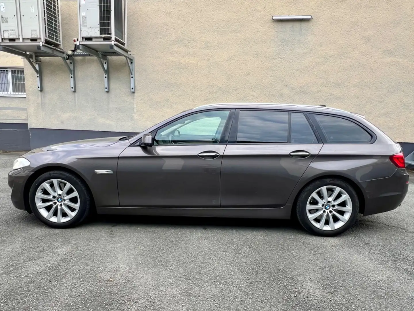 BMW 535 D F11 Head Up, Pano, ATM 100000 Km Soft Close Brun - 2