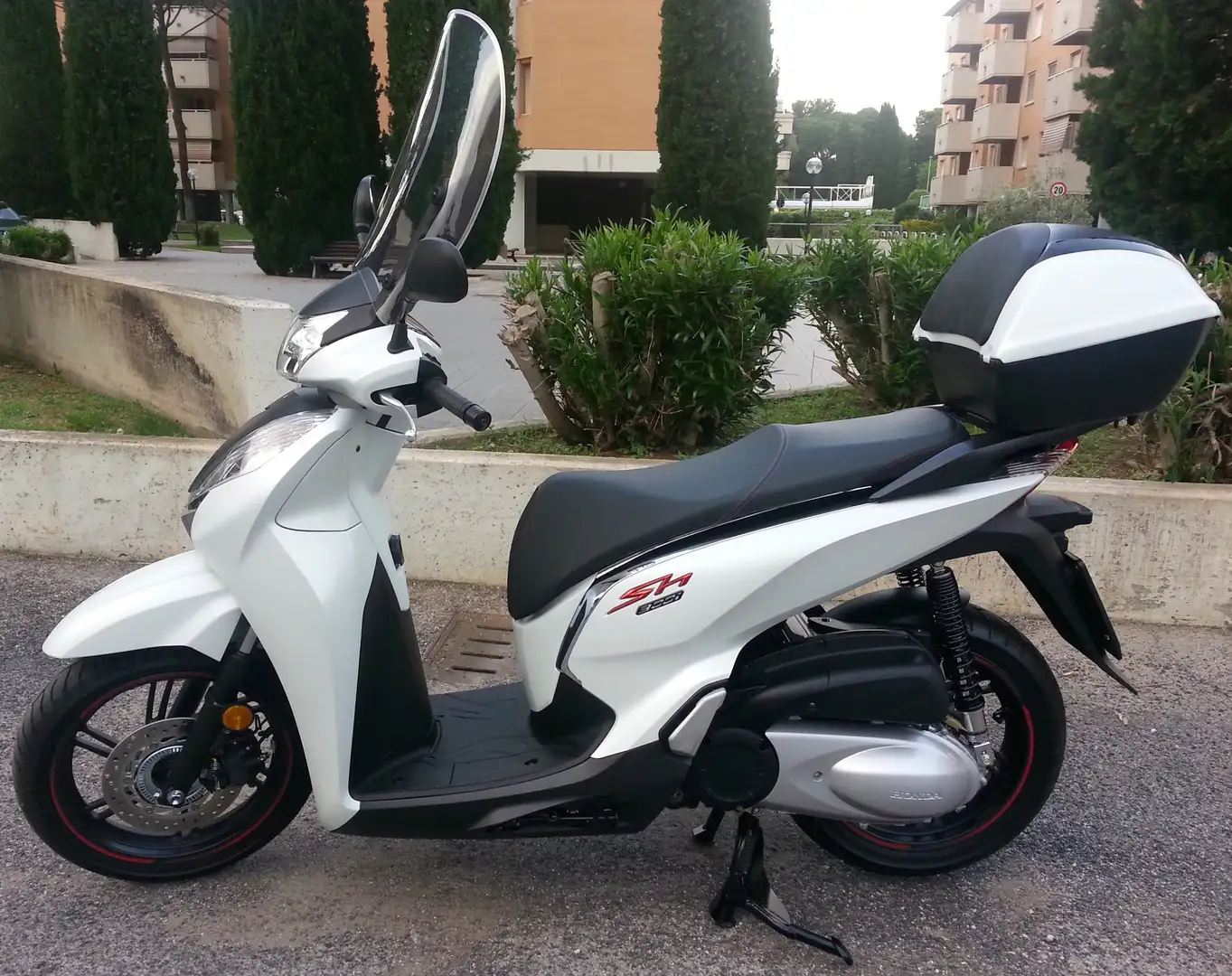 Honda SH 350i SPORTY Biały - 2