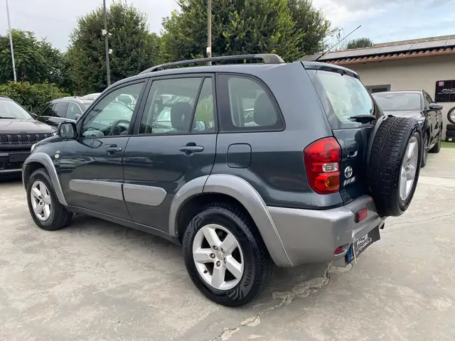 Toyota Rav4 view 14