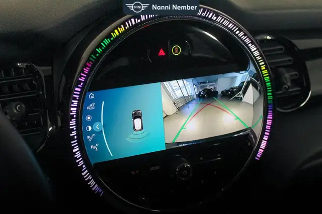 Mini Hatch view 19