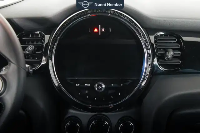 Mini Cooper Se view 11