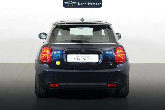 Mini Cooper Se view 4