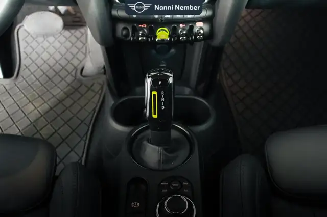 Mini Cooper Se view 12