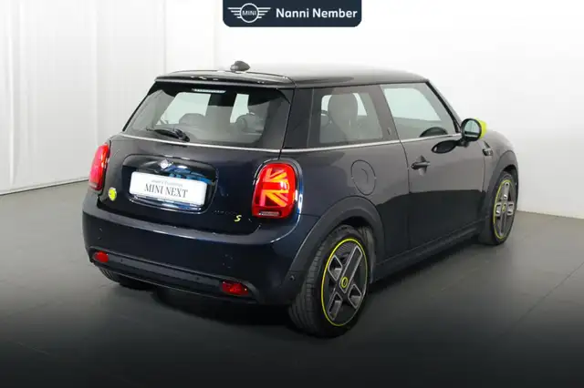 Mini Cooper Se view 3