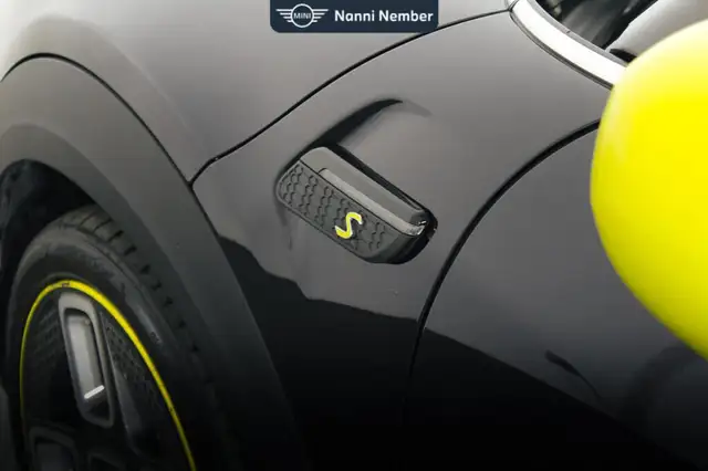 Mini Hatch view 22