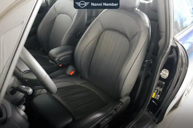 Mini Cooper Se view 13