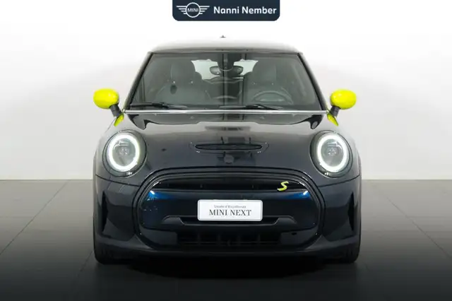 Mini Cooper Se view 2