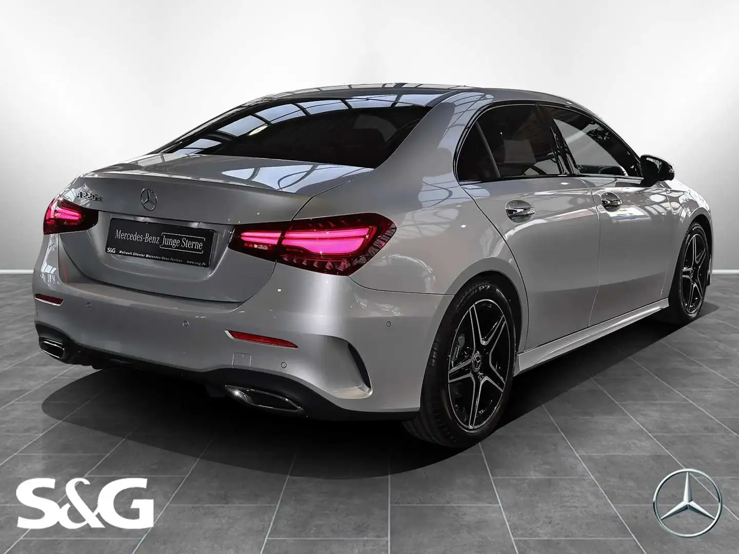 Mercedes-Benz A 220 d AMG AHK+PANO+HEADUP+360°+DISTRONIC+NP Gümüş rengi - 2