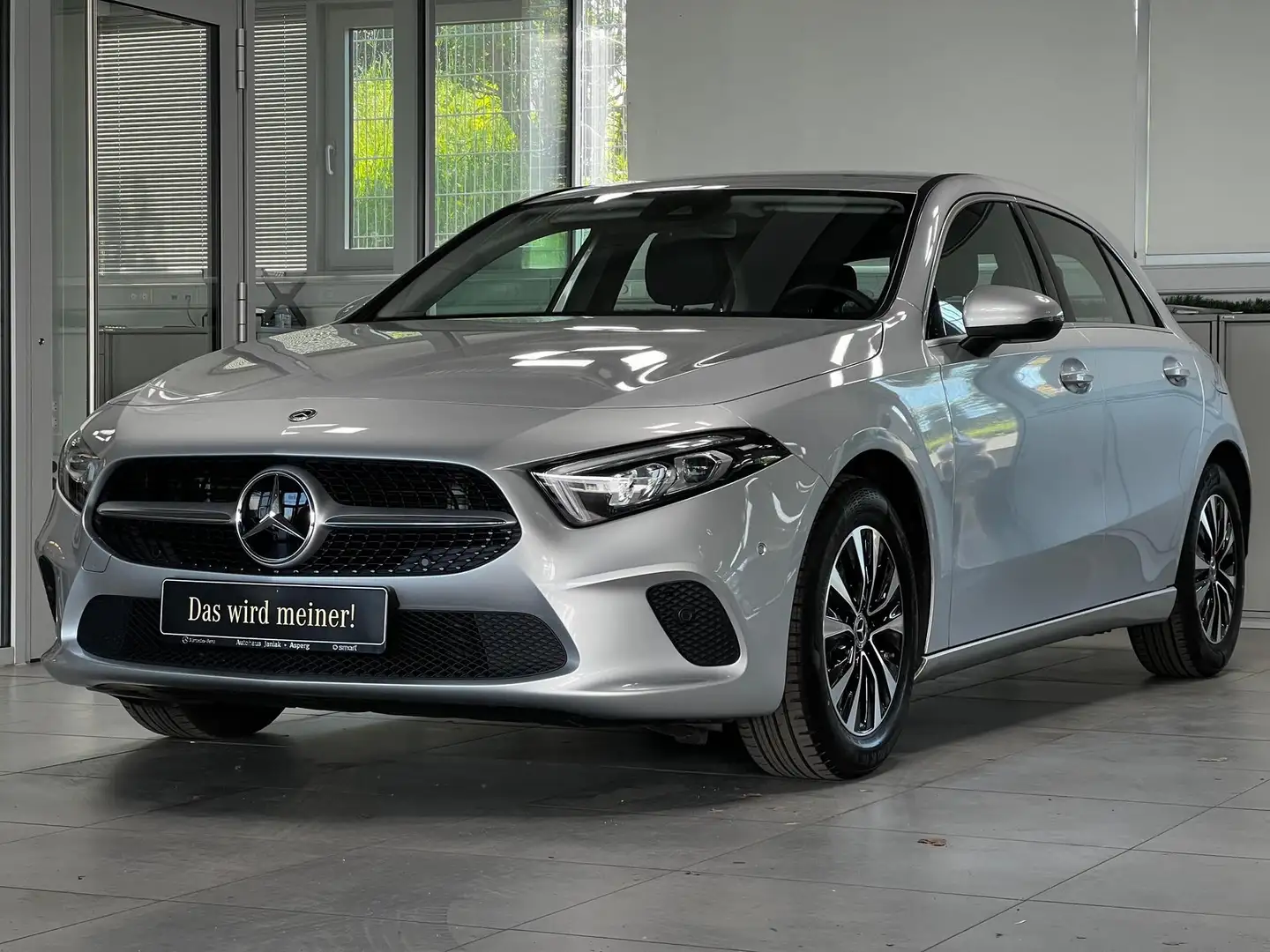 Mercedes-Benz A 180 Progressive LED NAVI PDC&KAM+KLIMA+SHZ+EU6 Silber - 1