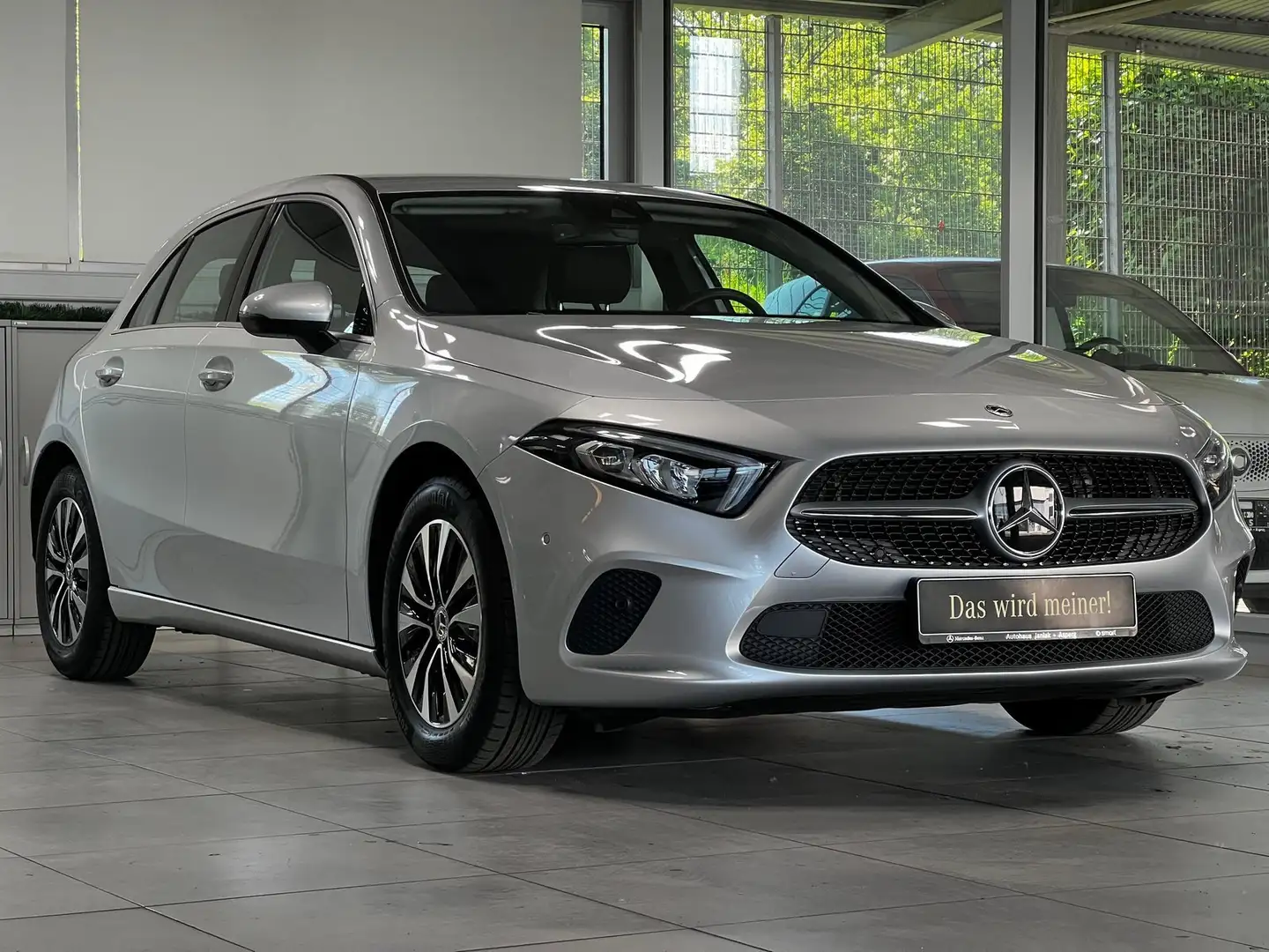 Mercedes-Benz A 180 Progressive LED NAVI PDC&KAM+KLIMA+SHZ+EU6 Silber - 2