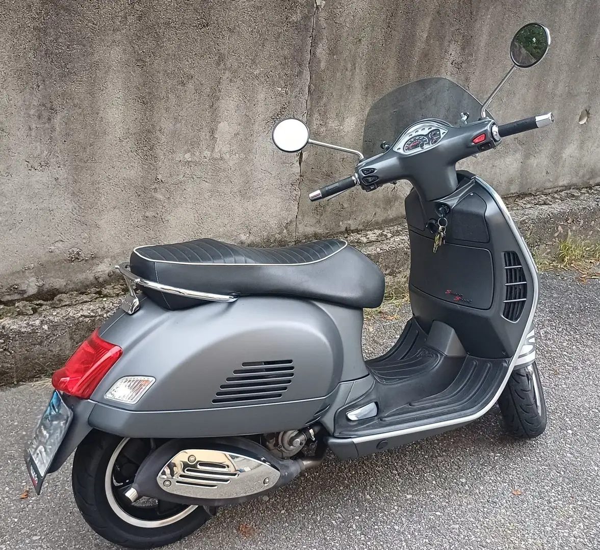 Vespa GTS 300 GTS Super Grigio - 2
