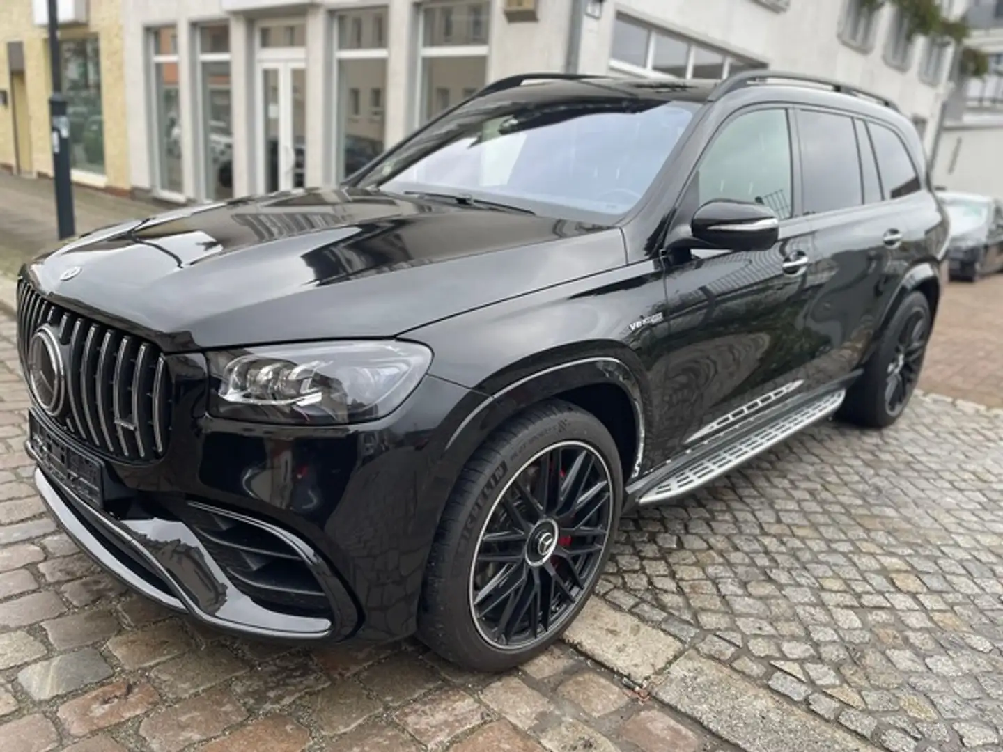 Mercedes-Benz GLS 63 AMG 4Matic+ PANO*TOTW*DIST+*360° Negru - 1