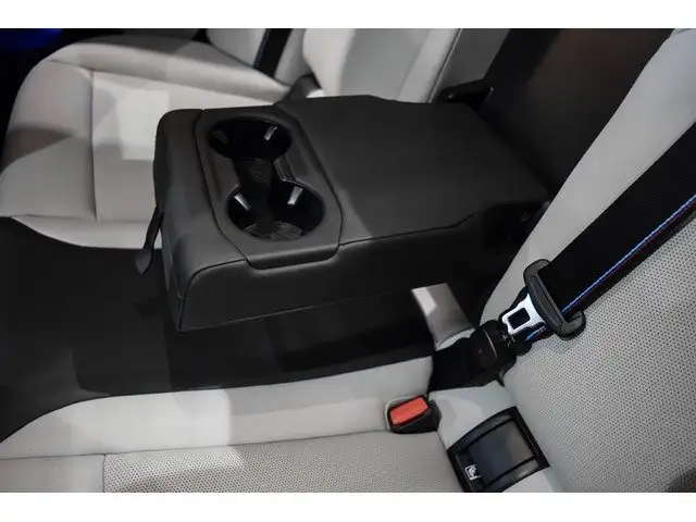 BMW M5 view 23