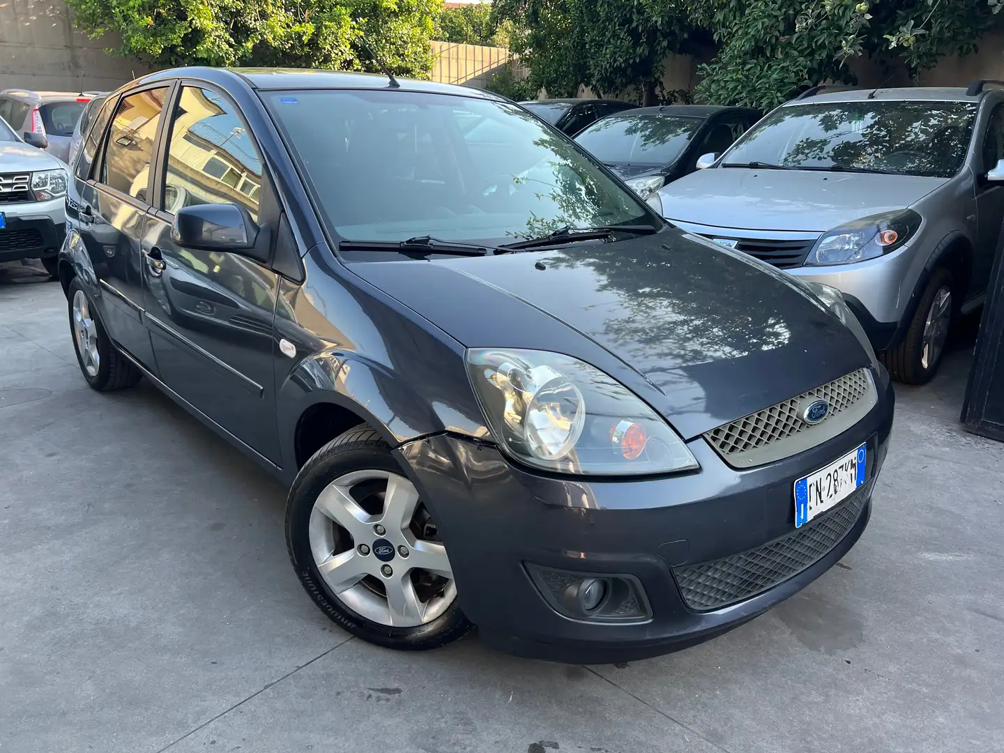 Ford Fiesta Fiesta 5p 1.4 tdci Titanium Grigio - 2