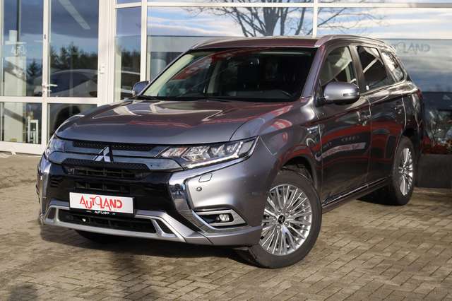 Mitsubishi Outlander 2.4 Hybrid PHEV 4WD LED AHK 360° Navi