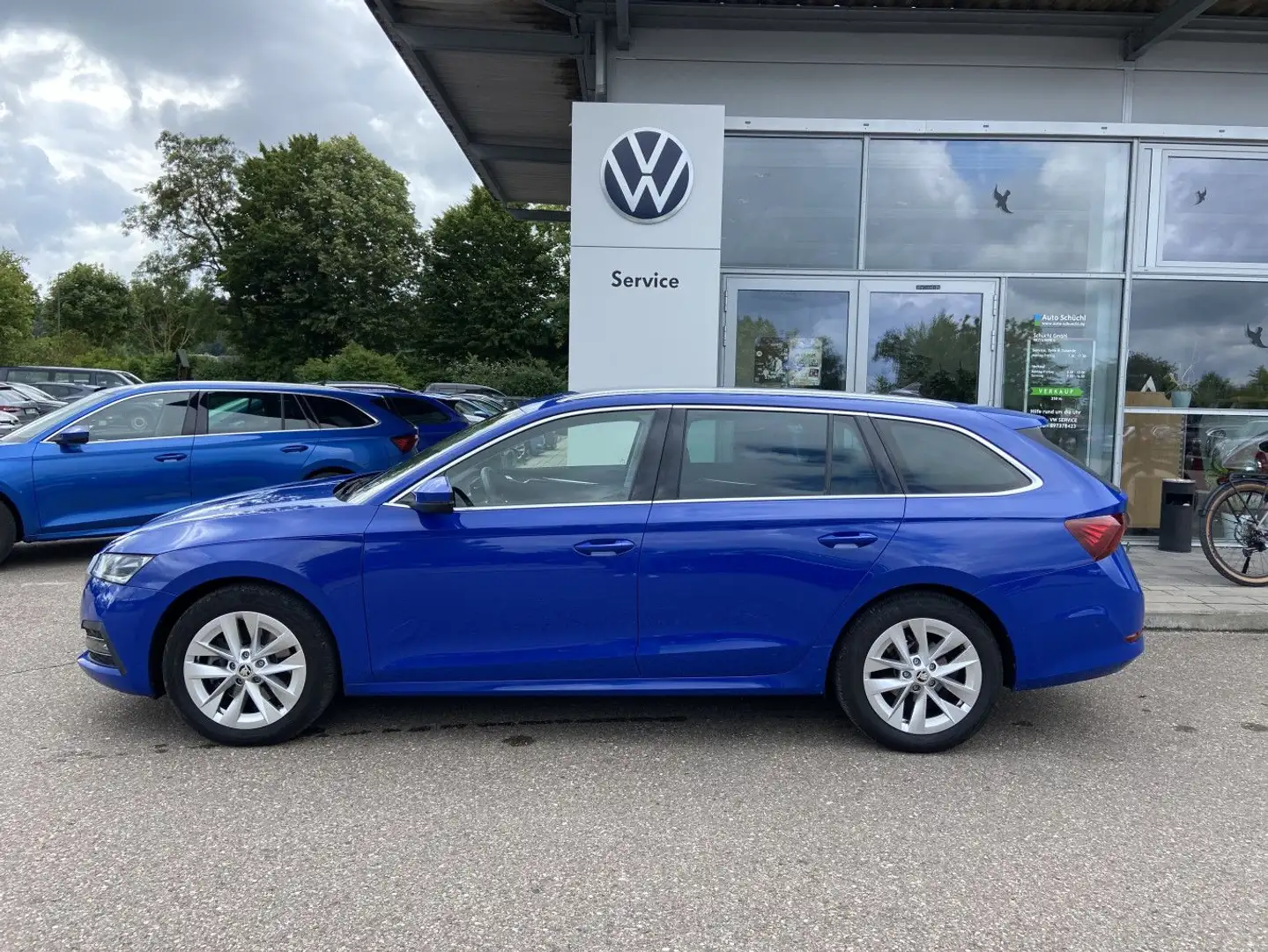 Skoda Octavia Combi 2.0 TDI DSG Style First Edition 17 Blau - 2