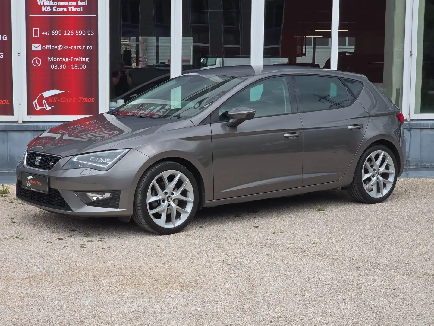 SEAT Leon FR 1,4 TSI Grau - 1
