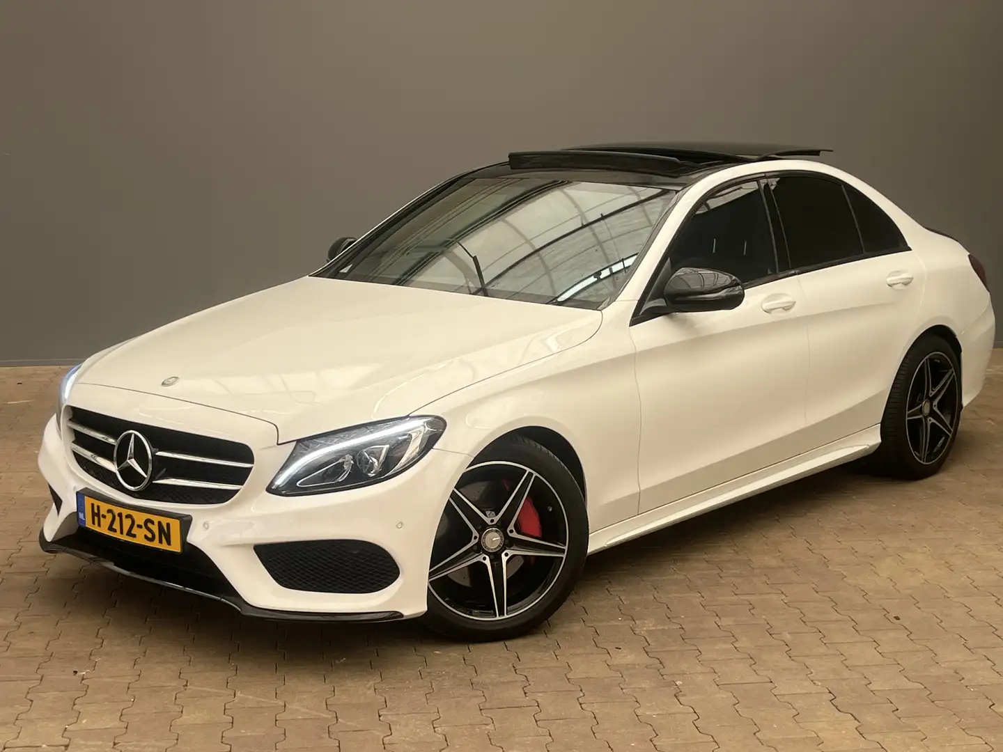 Mercedes-Benz C 300 Prestige | Pano | Navi | Clima | Cruise | AMG Styl Белый - 1