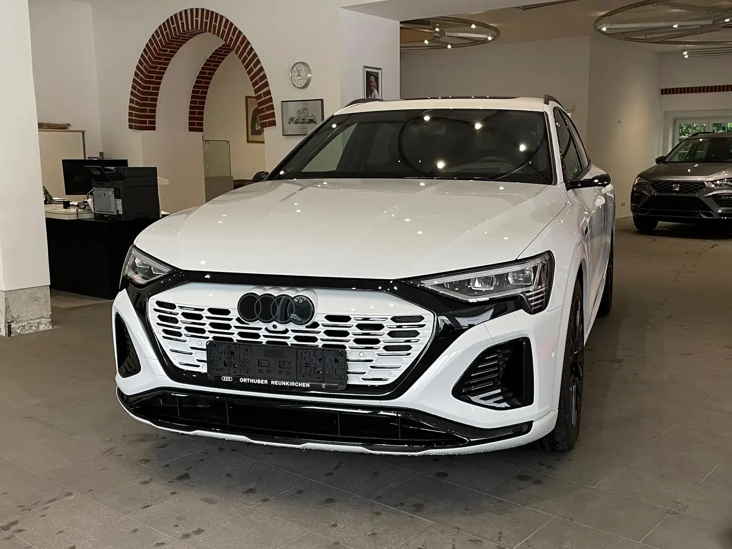 Audi Q8 e-tron Q8 Sportback 55 e-tron quattro 106kWh S Line S Line Weiß - 2
