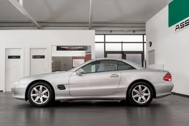 Mercedes-Benz SL view 6