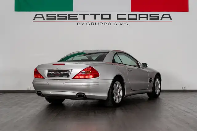 Mercedes-Benz SL view 9