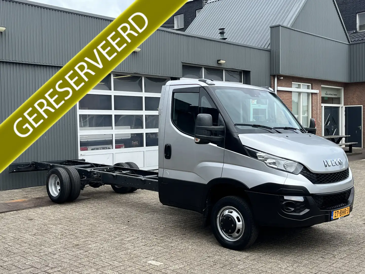 Iveco Daily 50C17 170pk 435cm wielbasis Automaat Luchtvering A Grijs - 1