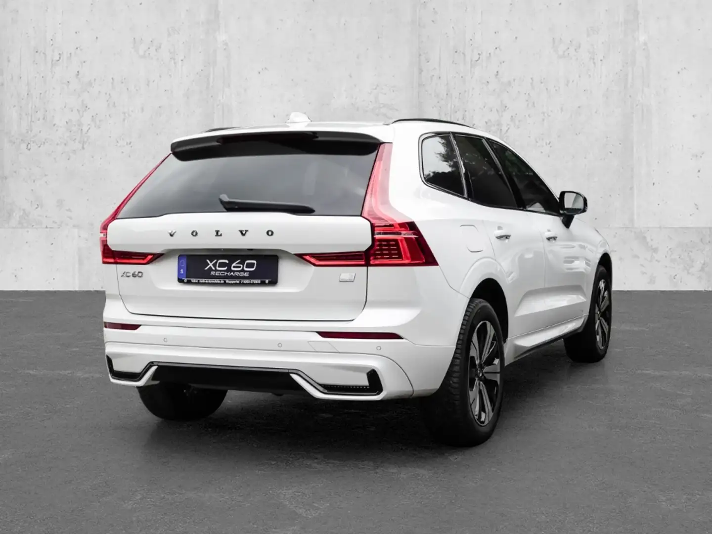 Volvo XC60 R Design Recharge Plug-In Hybrid AWD T6 Twin Engin Weiß - 2