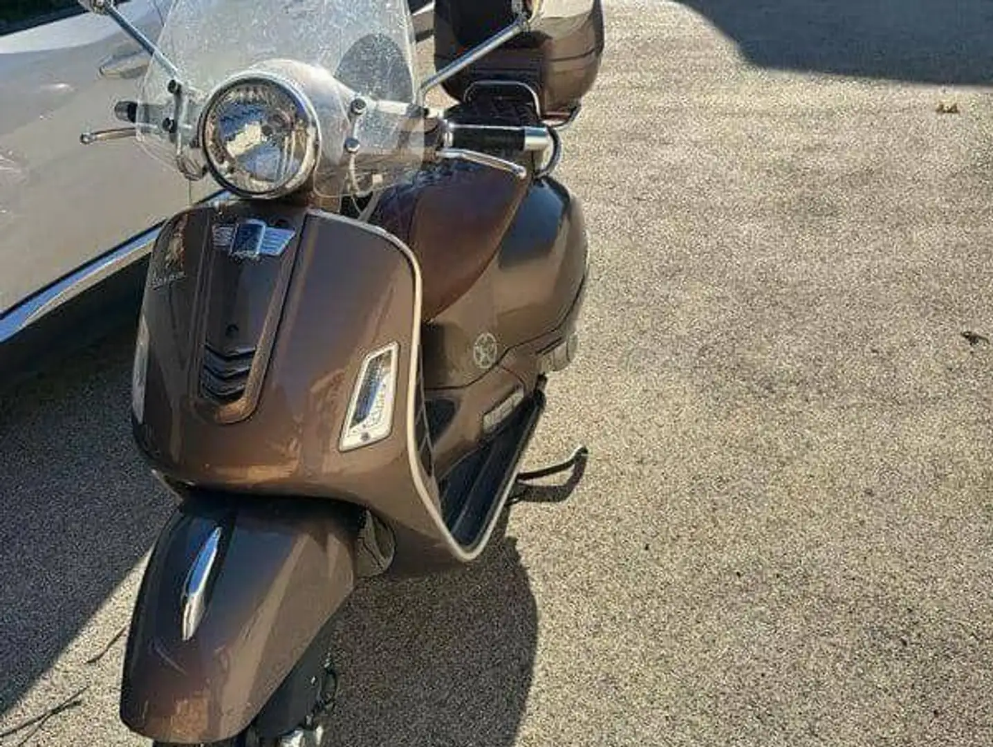 Piaggio GTS 300 Bronzová - 2