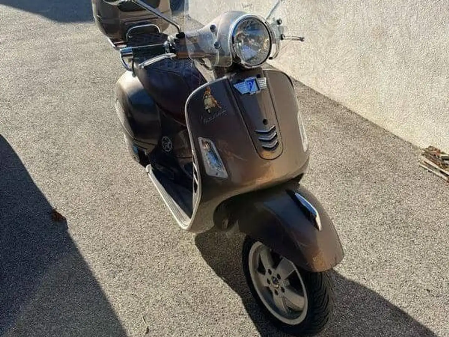 Piaggio GTS 300 Bronzová - 1