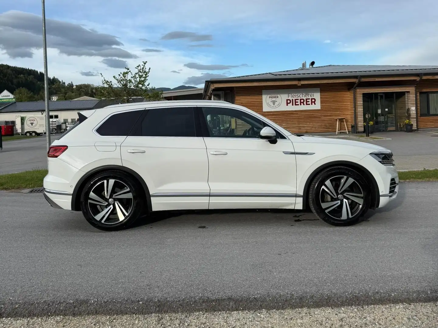 Volkswagen Touareg Elegance/4Motion/AHK/Dynaudio/360°Park/230VDose Weiß - 2