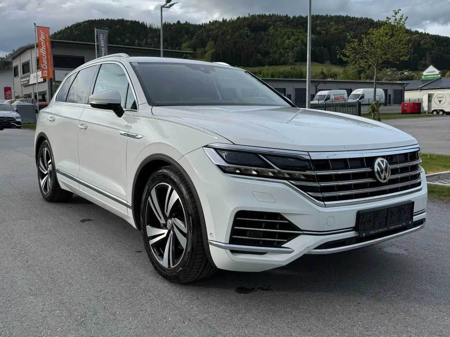Volkswagen Touareg Elegance/4Motion/AHK/Dynaudio/360°Park/230VDose Weiß - 1