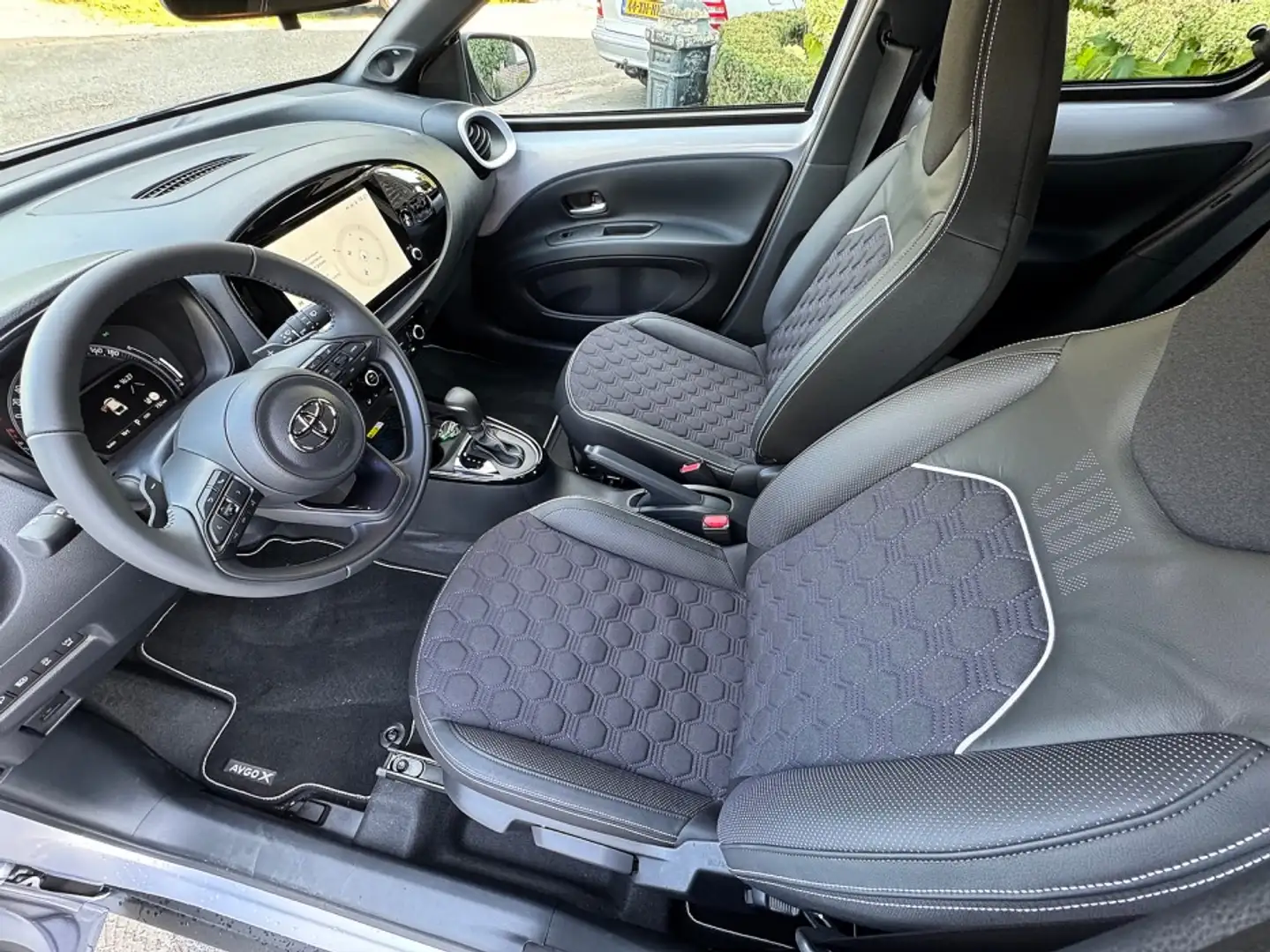 Toyota Aygo X 1.0 VVT-i S autom JBL ecc,1/2leer,lmv,pdc,dglas,pd Mauve - 2